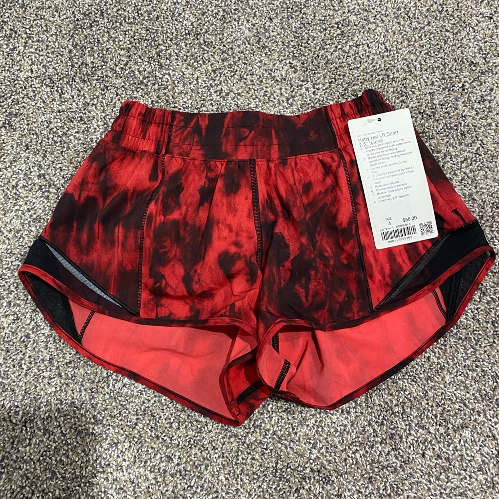 NWT Red and black game day lululemon hotty hots
